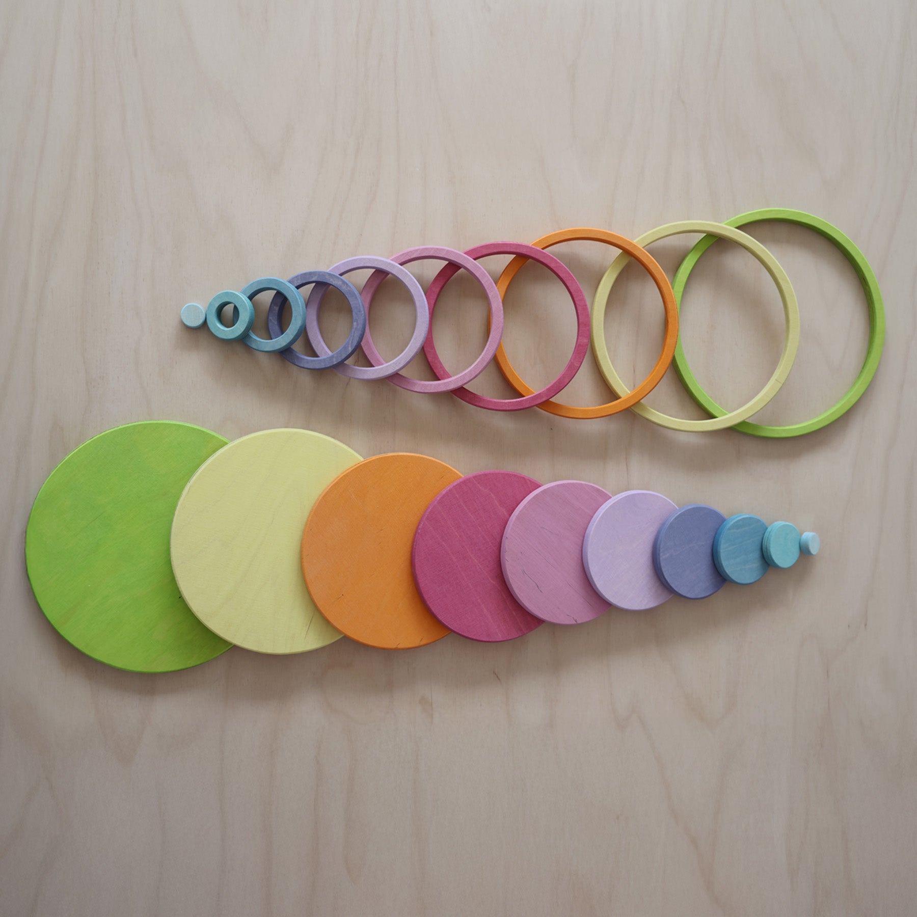 Concentric Circles and Rings Pastel